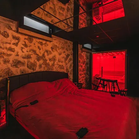 Amsterdam بيت الحب